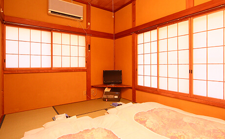 Japanese-style Room (6 Tatami Mats)