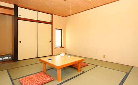 Japanese-style Room (12 Tatami Mats)