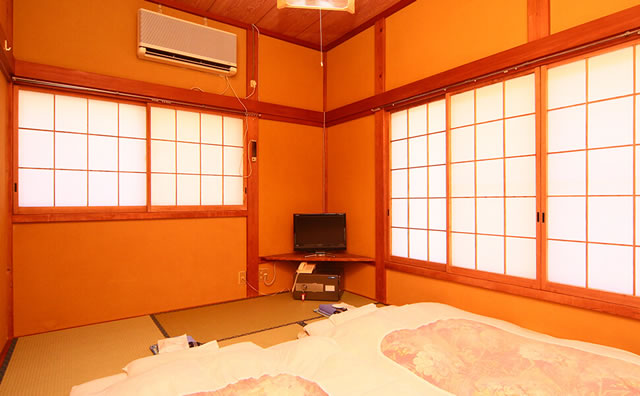Japanese-style Room (6 Tatami Mats)